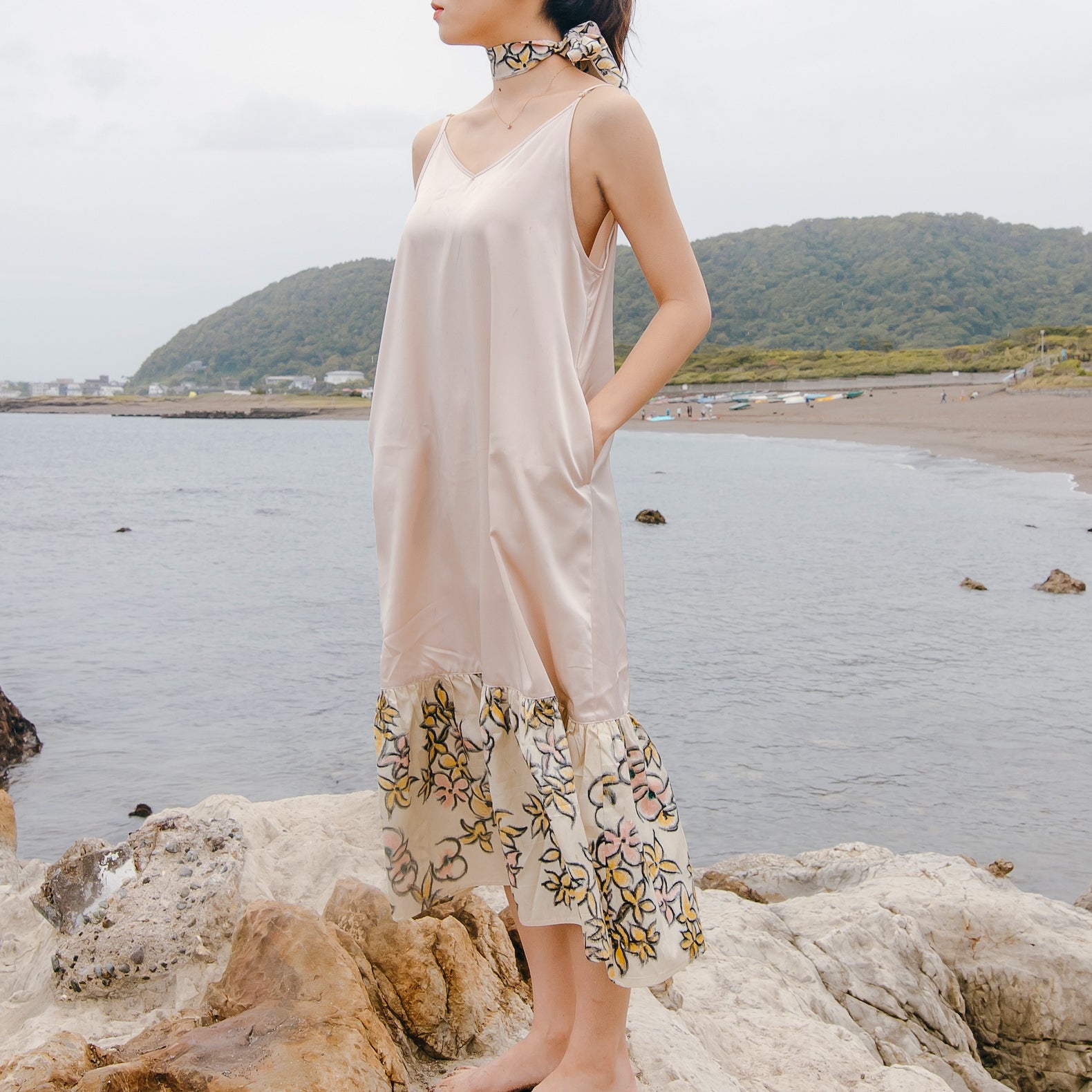 resort dress -beige-