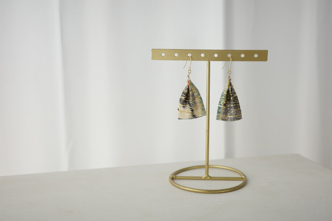 金糸ピアス 八 -feather-