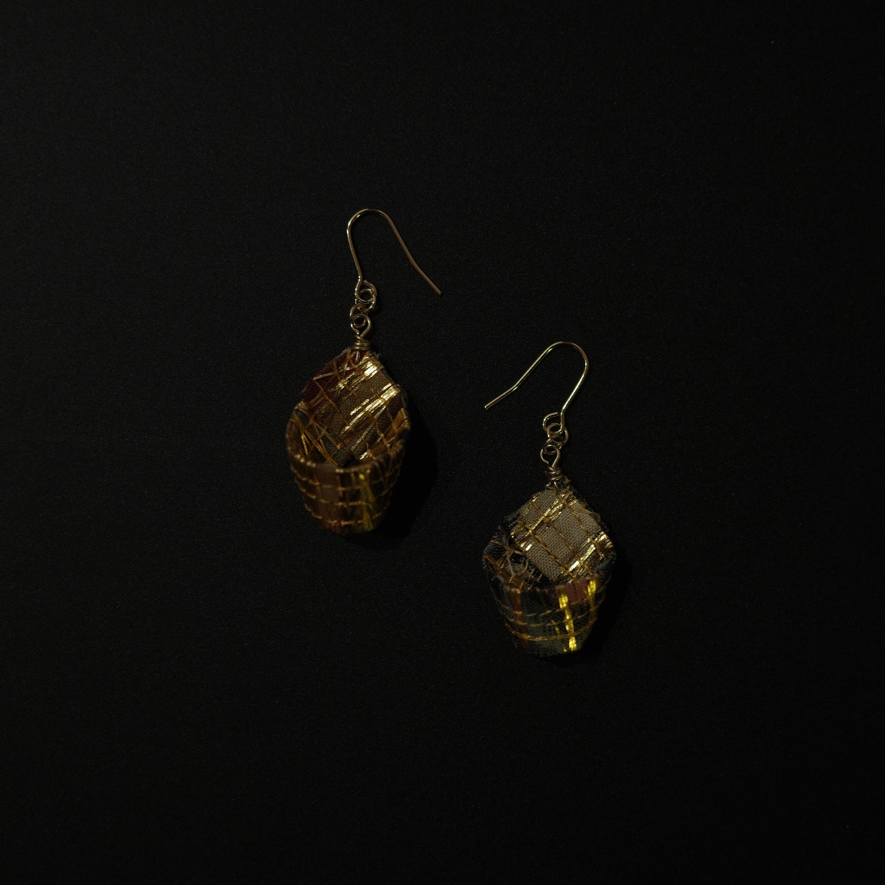 金糸ピアス 雫