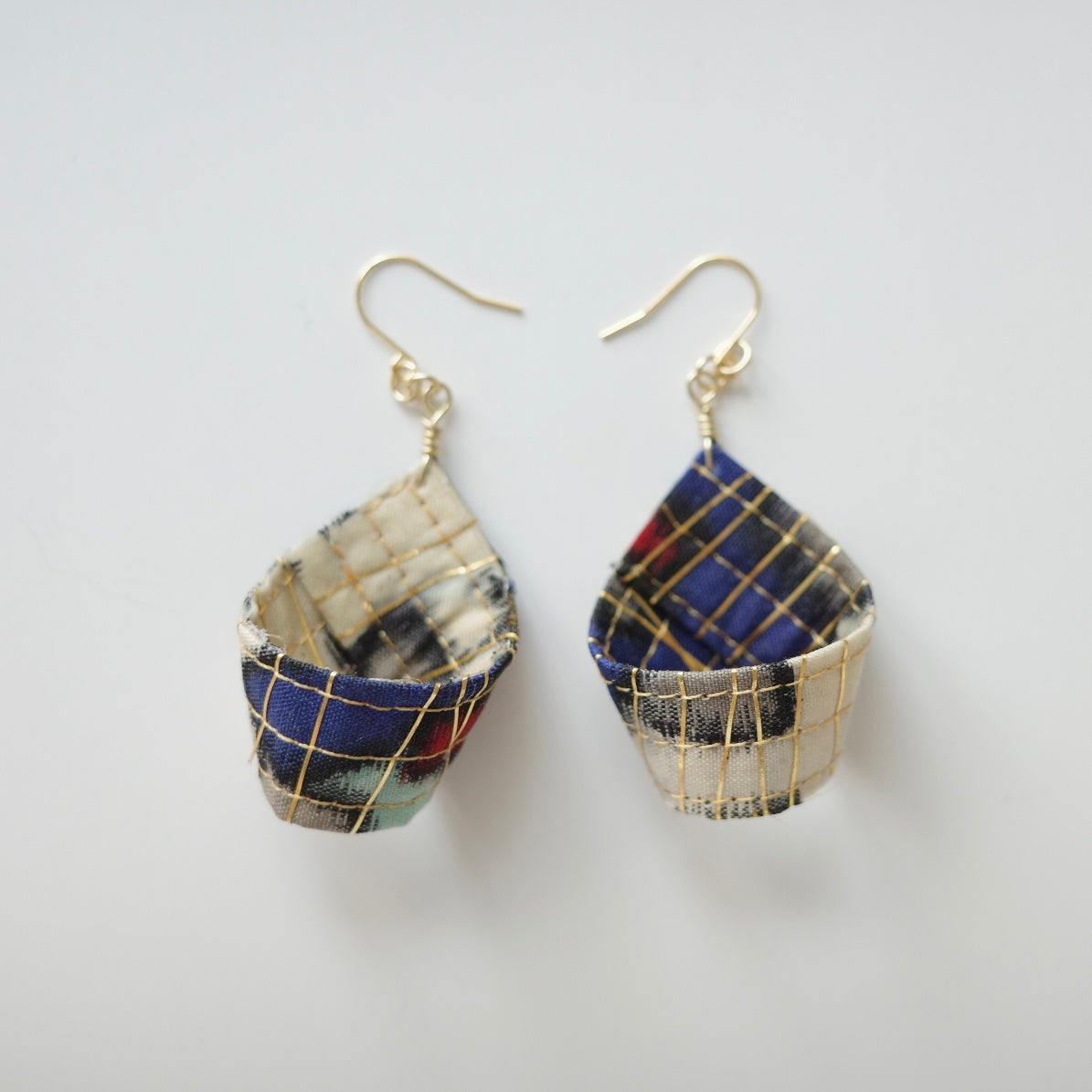 金糸ピアス 雫 -marin-