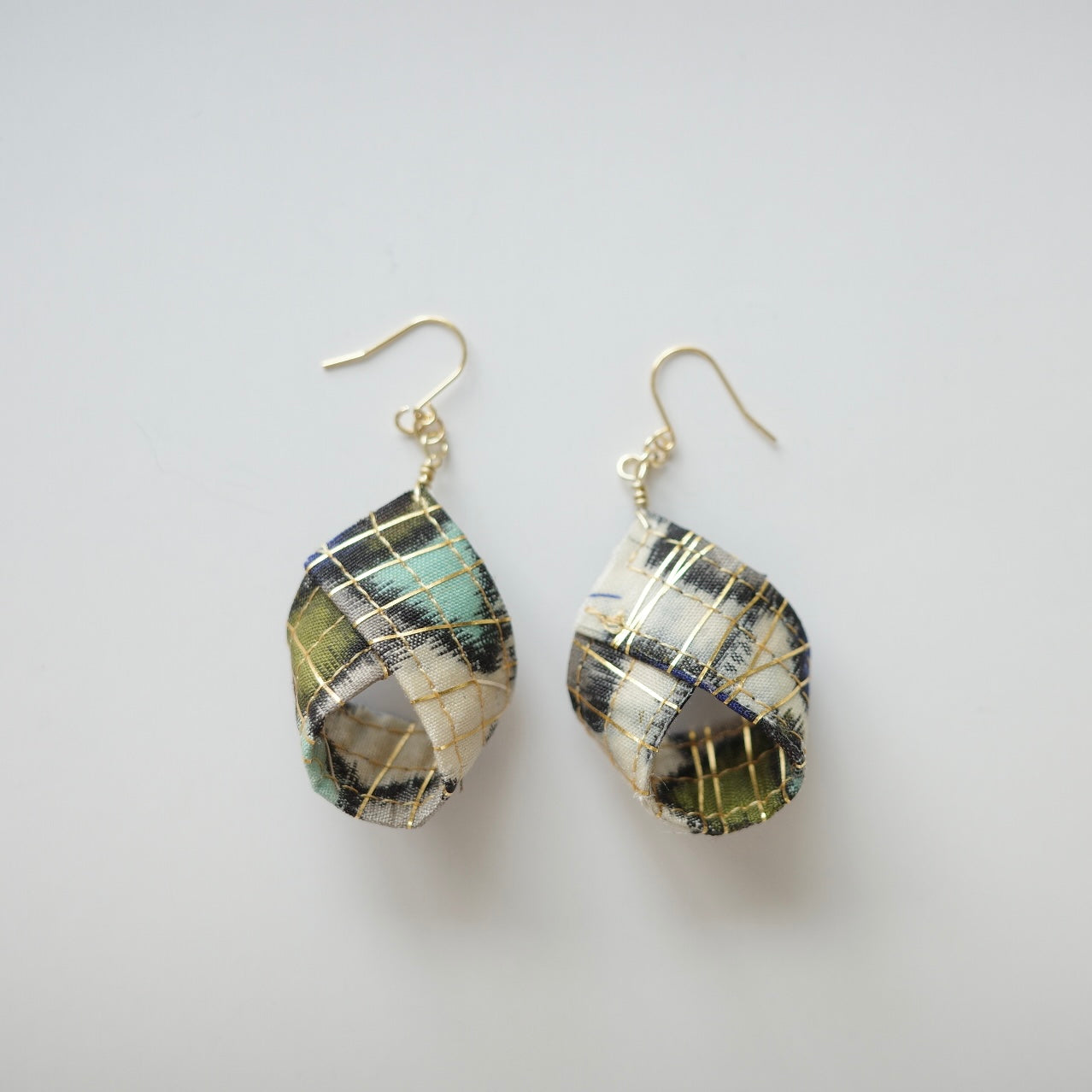 金糸ピアス 雫 -marin-
