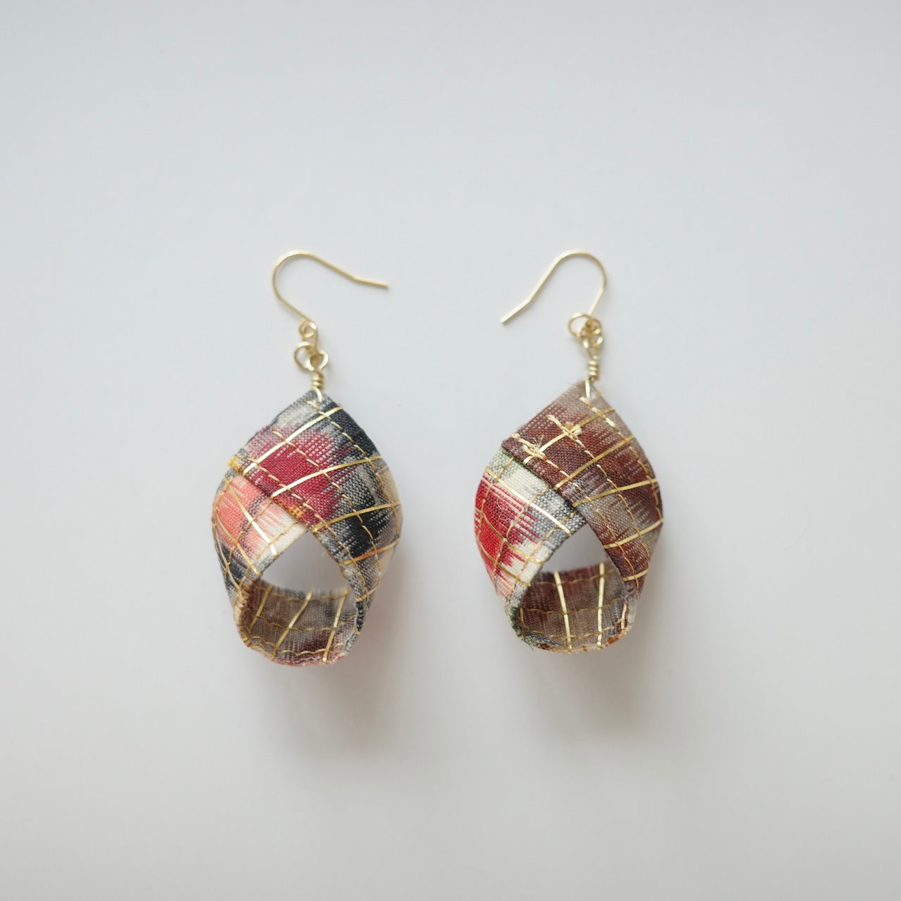 金糸ピアス 大雫 -minori-
