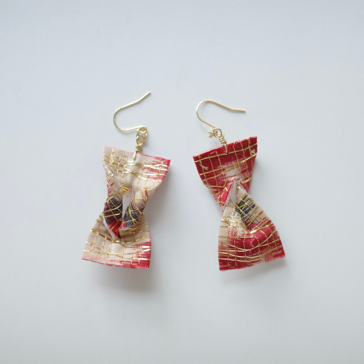 金糸ピアス こんにゃく -ribbon-