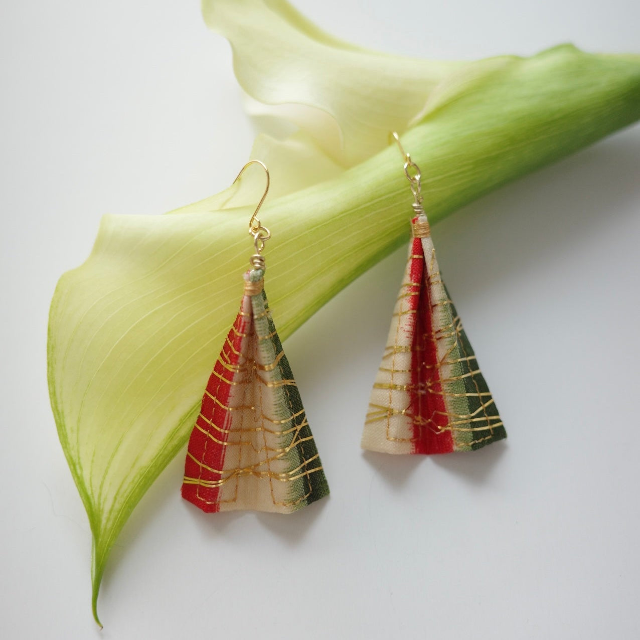 金糸ピアス 八 -tricolore-