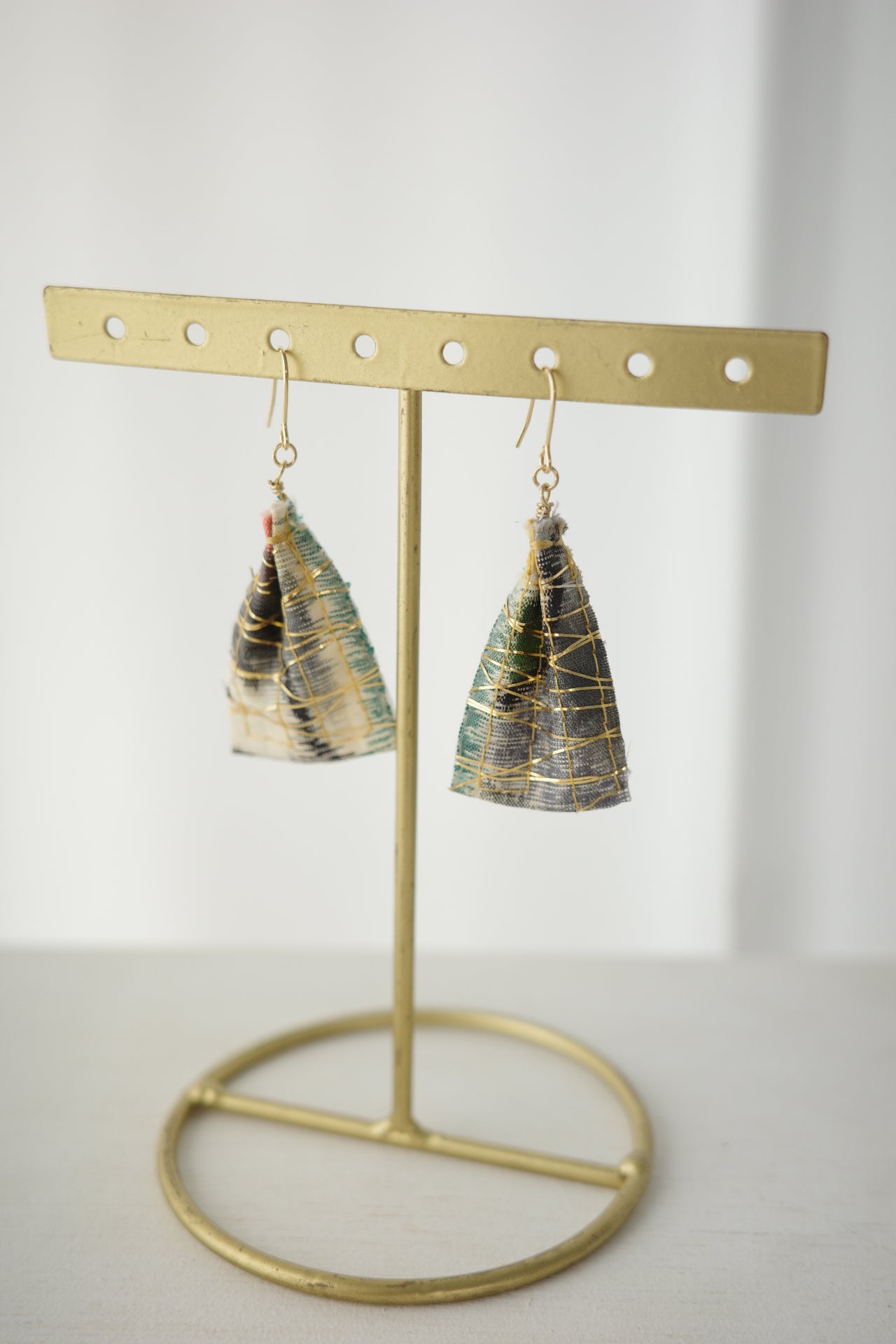 金糸ピアス 八 -feather-