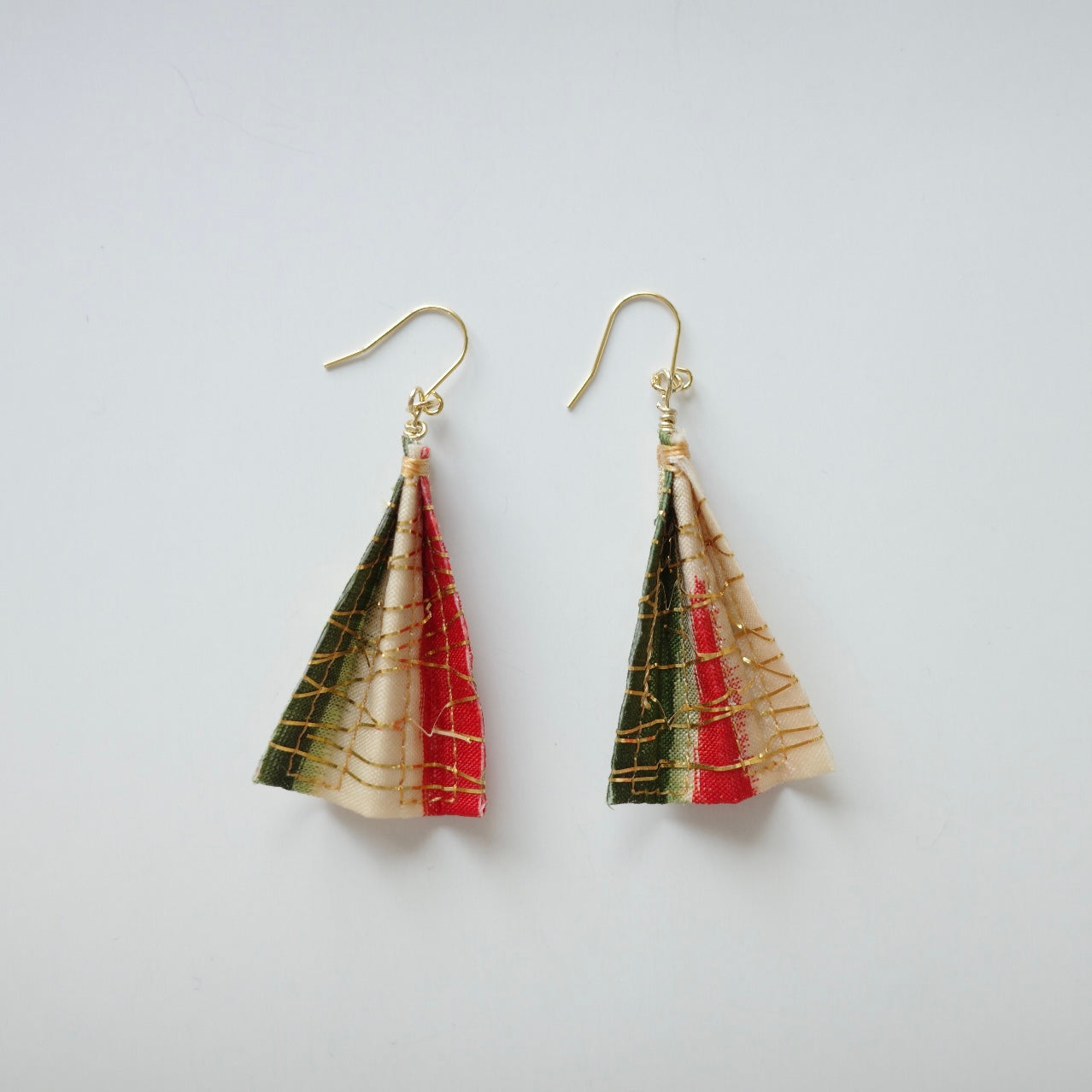 金糸ピアス 八 -tricolore-