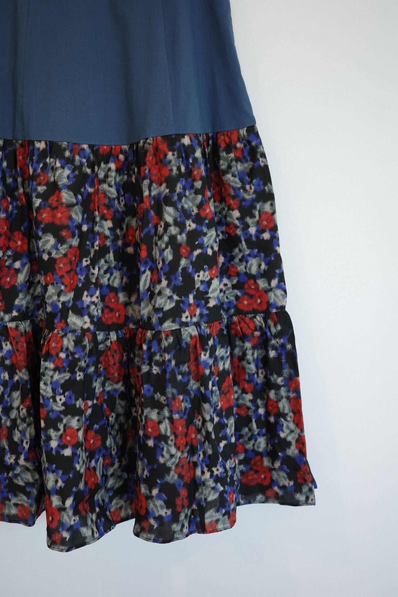 Petals -Meisen Teayard Skirt navy-