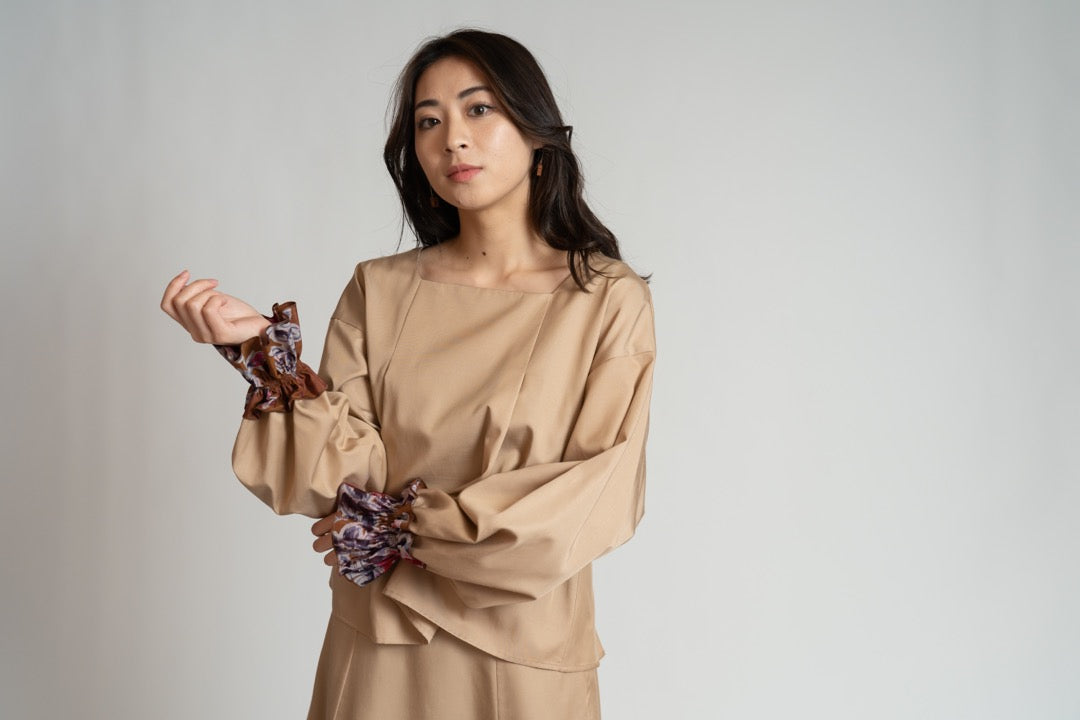 Elegance Meisen Square Neck Blouse -beige-