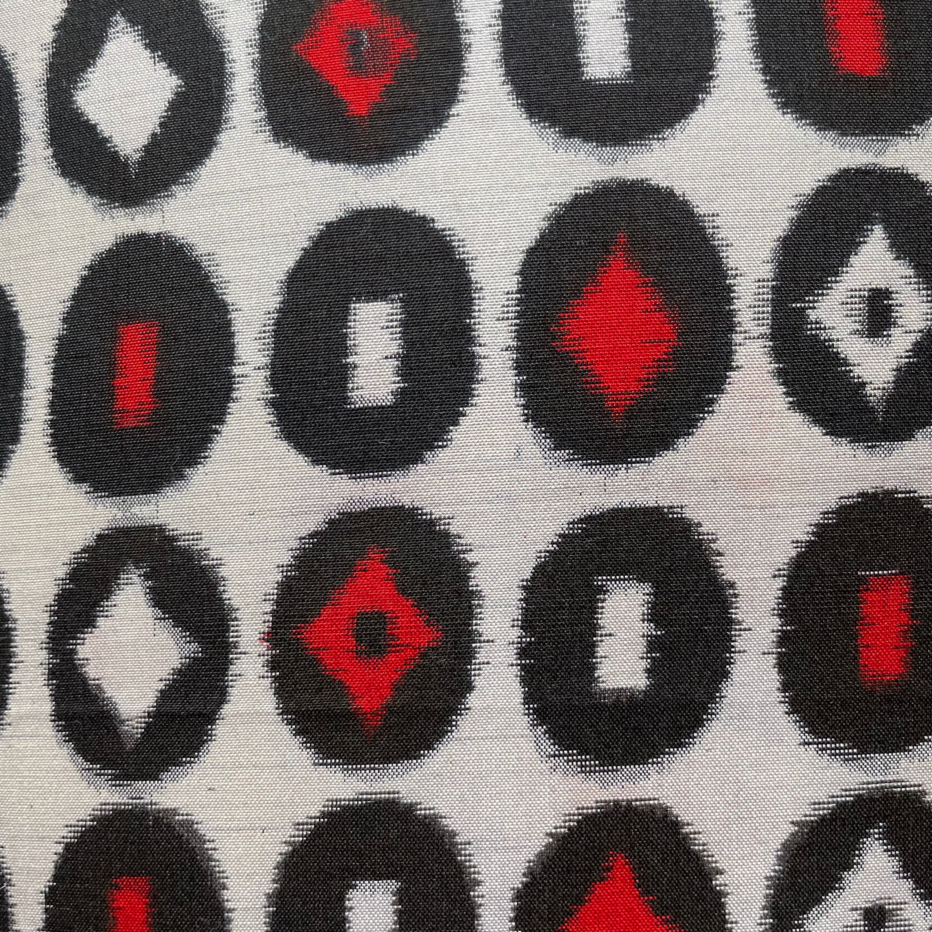cushion / silkworm
