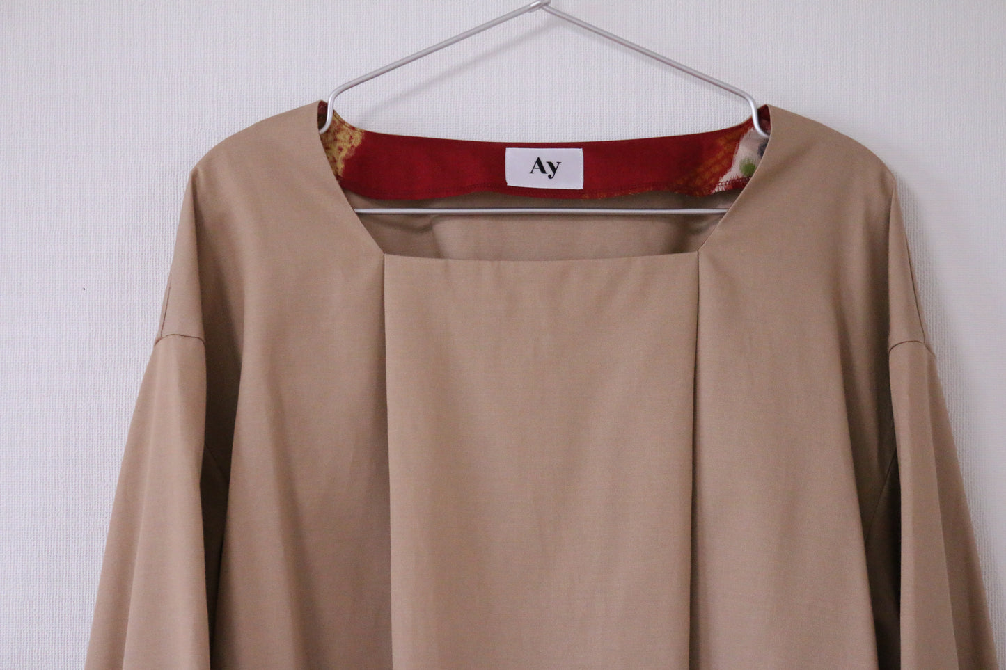 Milky Way Meisen Square Neck Blouse -beige-