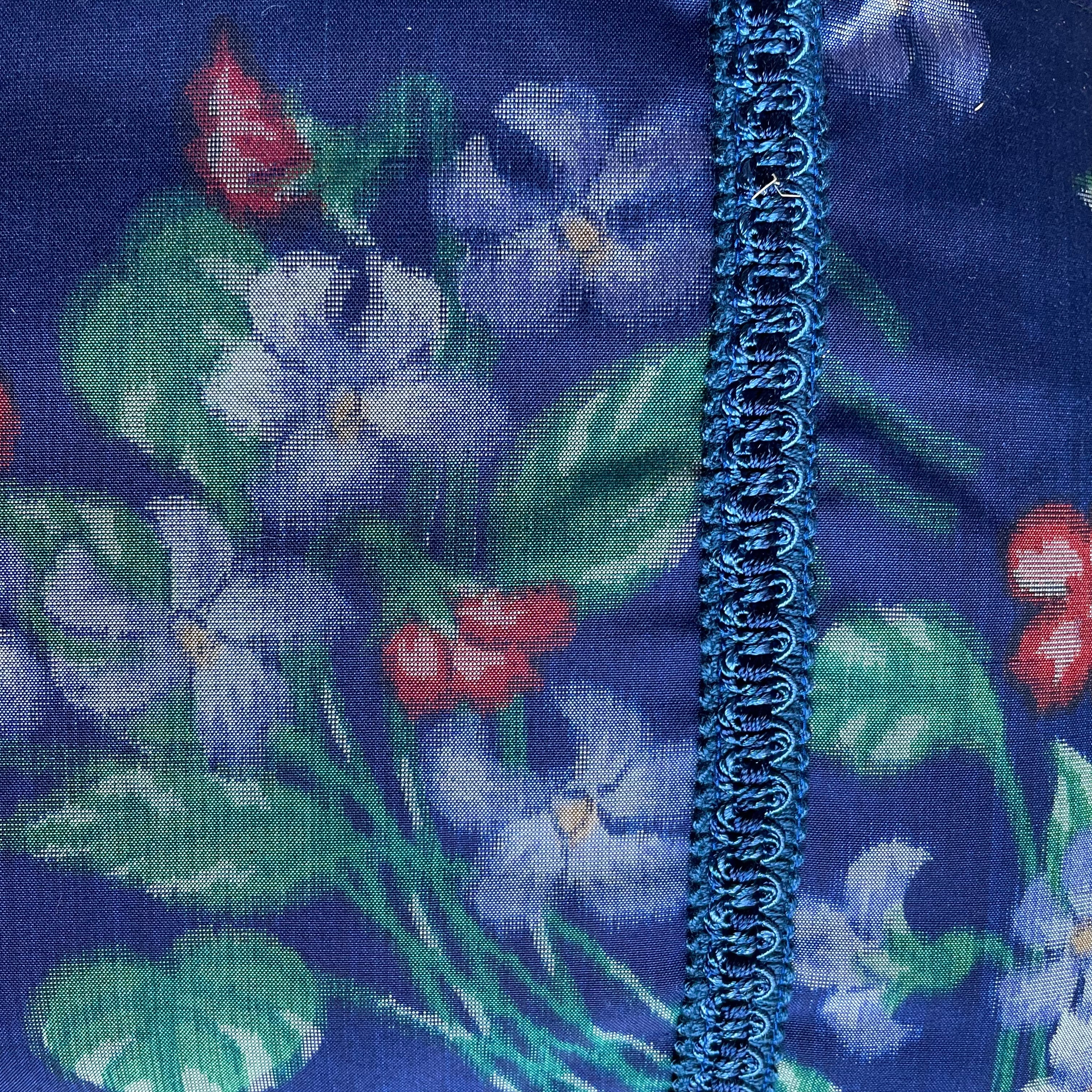 cushion / blue
