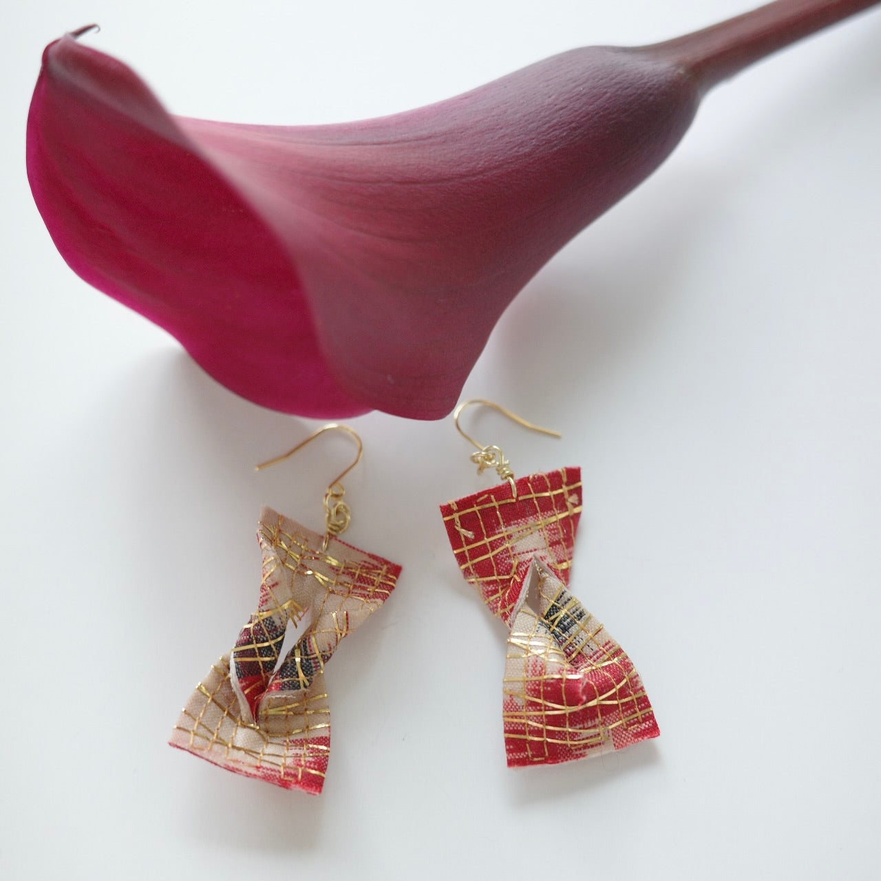 金糸ピアス こんにゃく -ribbon-