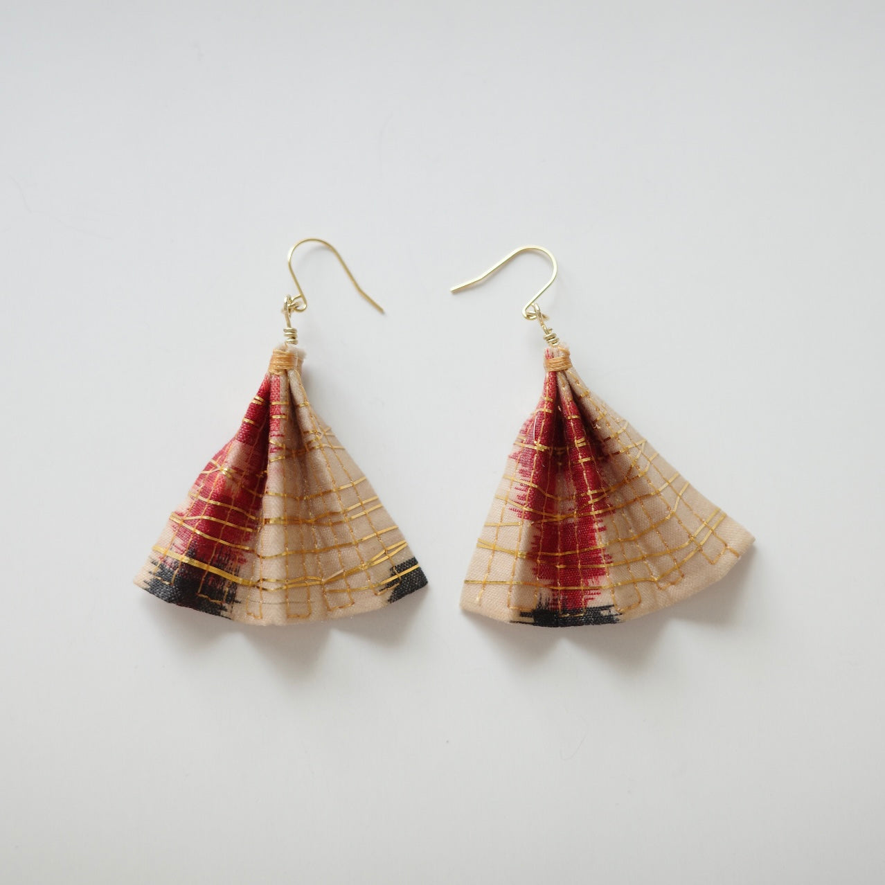 金糸ピアス 扇 -ribbon-