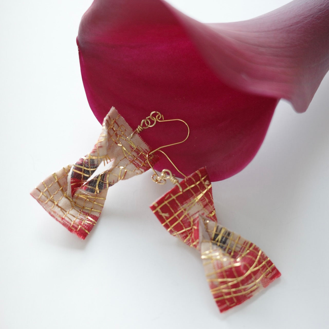 金糸ピアス こんにゃく -ribbon-