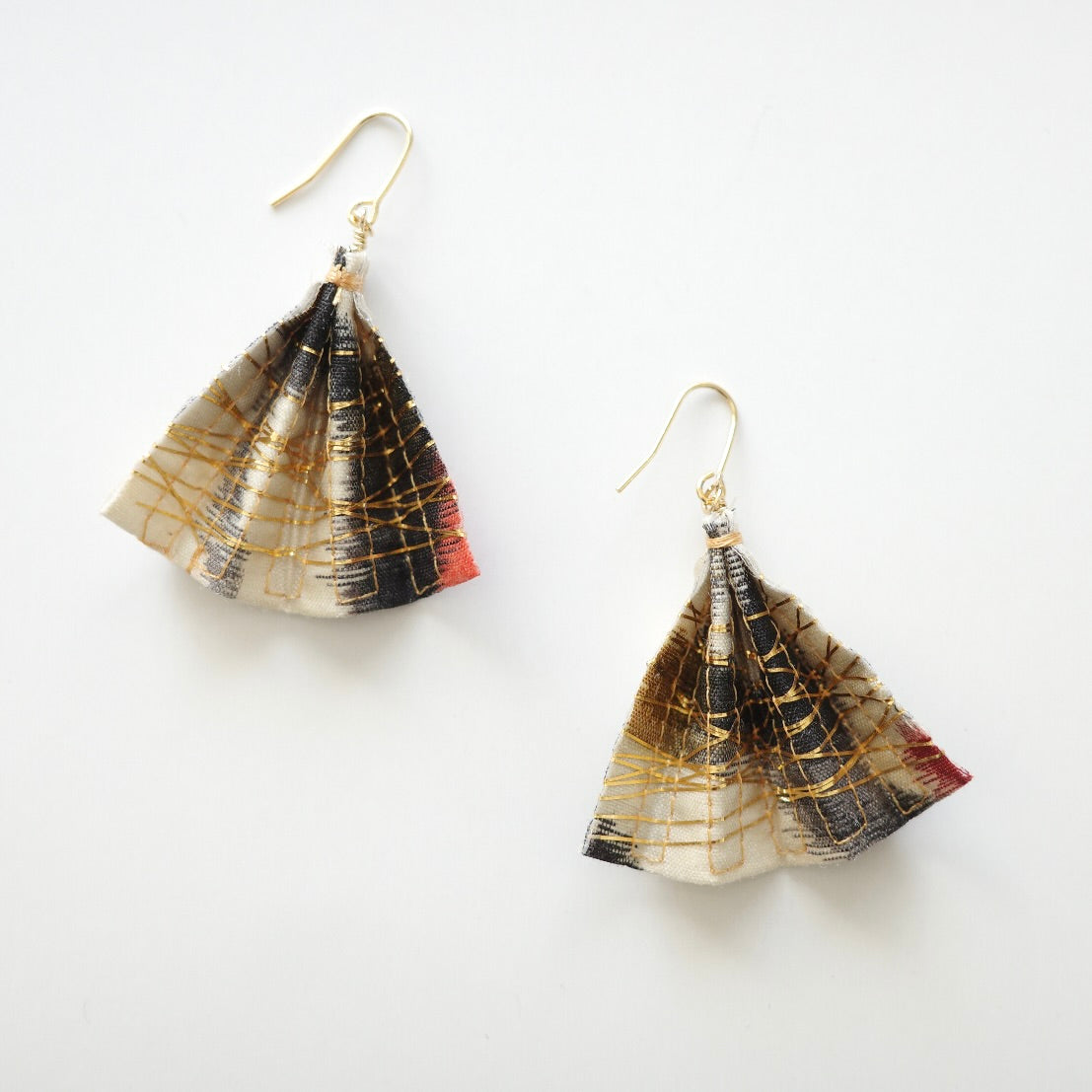 Gold thread earrings fan -tricolore-