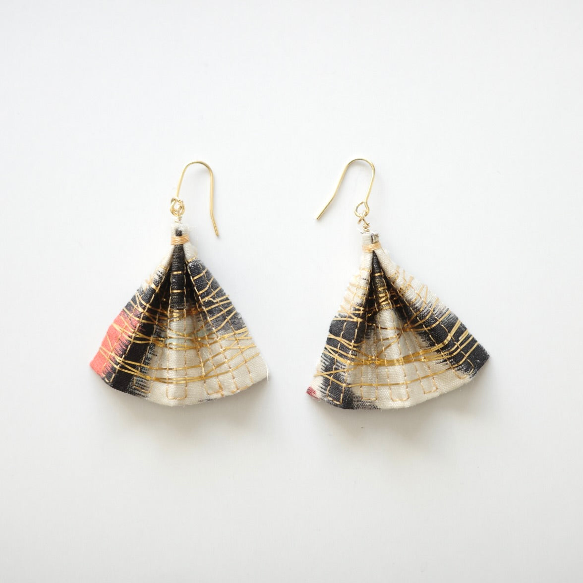 Gold thread earrings fan -tricolore-