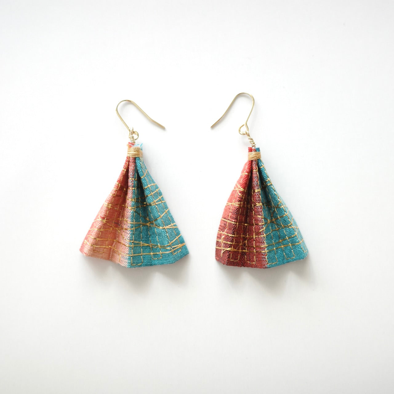 Gold Thread Earrings Eight -pink-