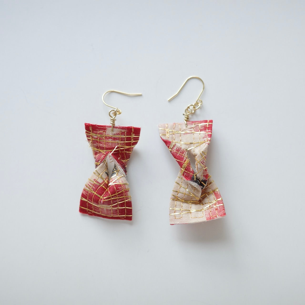 金糸ピアス こんにゃく -ribbon-