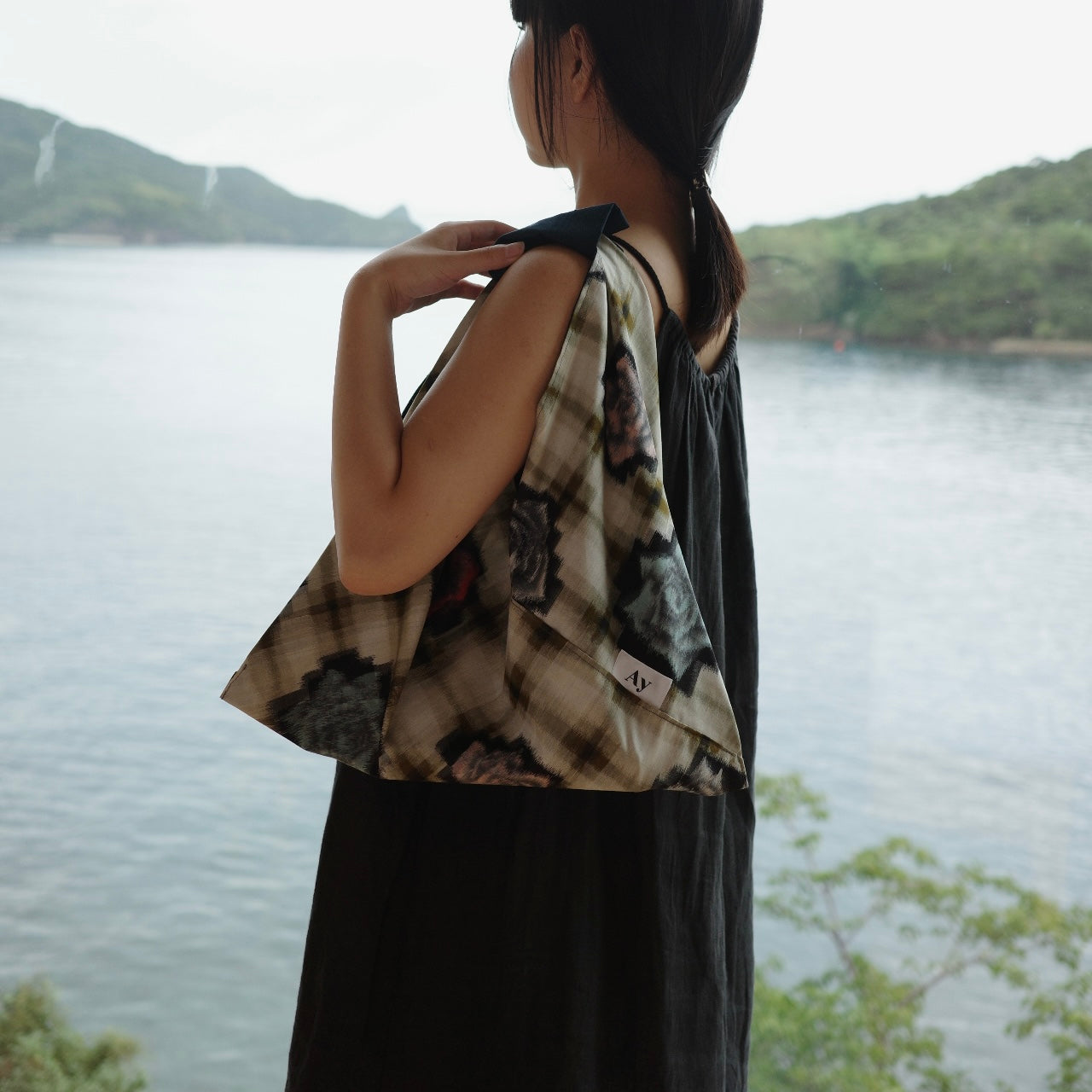 Azuma Bag [Pearl / Daisy]