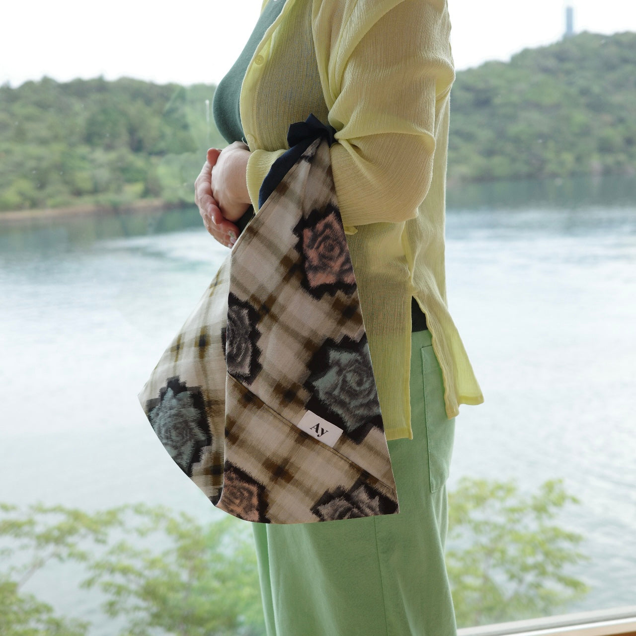 Azuma Bag [Pearl / Daisy]