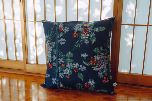 cushion / blue